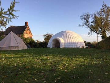 Doppelschicht-aufblasbares Zelt, wasserdichtes aufblasbares Campingzelt PVCs für im Freien