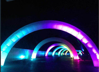 Beleuchten der dekorativen aufblasbaren Bogen-Regenbogen-Form für Rennbetrieb