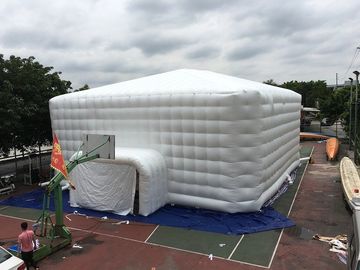 Dauerhaftes super riesiges aufblasbares Zelt-weiße Luft-Gebäudestruktur für Ereignis/Partei