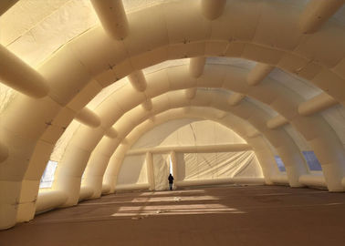 Weißes riesiges großes Ereignis-aufblasbares Zelt, erstaunliches Hochzeits-Zelt für Customzied