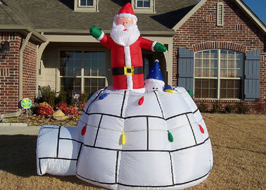 Weihnachtsdekorationen, die Inflatables großer roter Weihnachtsmann und Zelt annoncieren