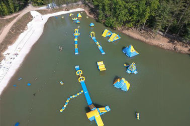 Logo-Drucken fertigte aufblasbaren Wasser-Sport/Aquapark für See PVC-Plane besonders an