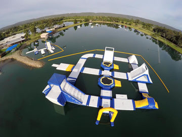 Blaue Hindernislauf-Wasser-Spiel-aufblasbarer Aqua-Park für Luxus-Resort