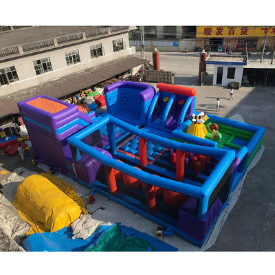 Aufblasbarer Innenpark für Kinder und Erwachsene mit Hindernisparcours, Sportspiel im Inneren
