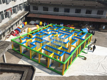 Große aufblasbare wechselwirkende Spiele, aufblasbares Mais-Geisterhaus-Labyrinth mit Laser-Umbau