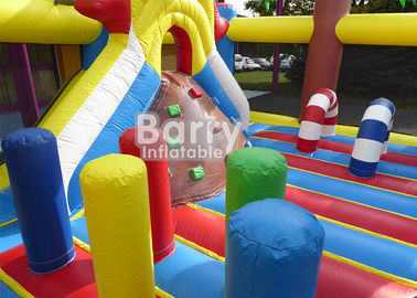 Park-Ausrüstungs-Spielplatz 0.55m PVCs materieller aufblasbarer/Feiertags-Strand im Freien aufblasbares Playland
