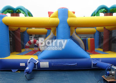 Park-Ausrüstungs-Spielplatz 0.55m PVCs materieller aufblasbarer/Feiertags-Strand im Freien aufblasbares Playland