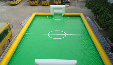 Aufblasbarer Fußballplatz 11 Person PVCs, Fußballspiel-aufblasbares Feld für Sport im Freien
