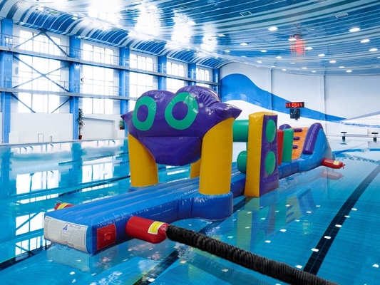Farbenfrohe 10M-Herausforderung Pool Aufblasbares Sturmkurs auf Wasser Aufblasbares Aqua-Lauf für Meer oder Pool