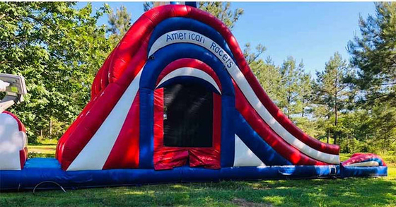 Indoor / Outdoor Fun And Play America 3 Bahnen Wasserrutsche Sprunghaus Kombination mit Treppe hinter