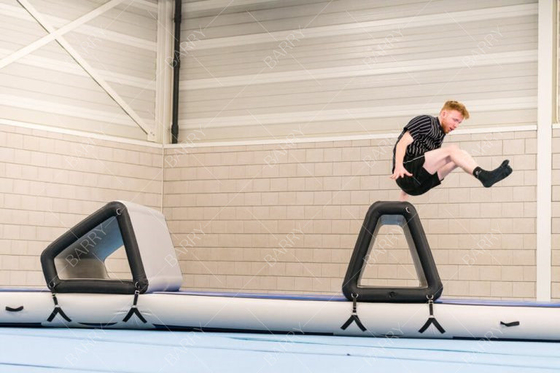 Custom Trampolin Park Air Track Kid Ninja Warrior Hinderniswettlauf Luft Hindernis Parkour