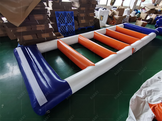 Aufblasbarer schwimmender Wasserpark kundenspezifisches Design und wasserdichte Eigenschaften