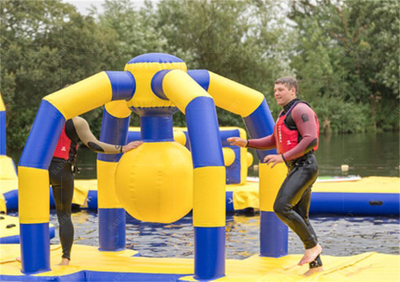 PVC-Wasserpark am See, bestimmt nach Größe für Gruppenaktivitäten und Spaß