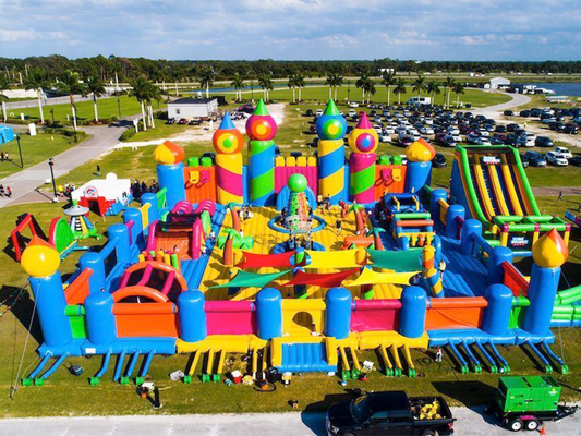 Der größte aufblasbare Themenpark der Welt kommt nach Australien: Big Bouncer Playground