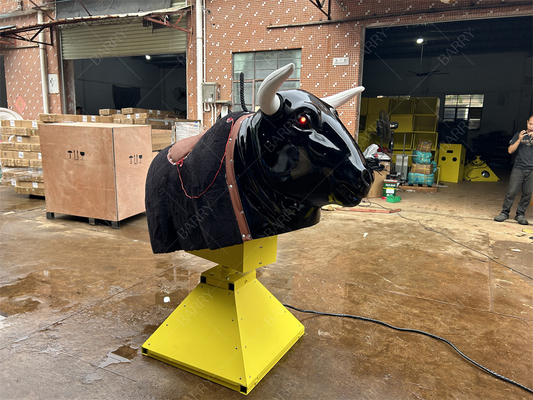 Aufblasbares mechanisches Bullenreiten für Erwachsene - Roter Rodeo-Simulator