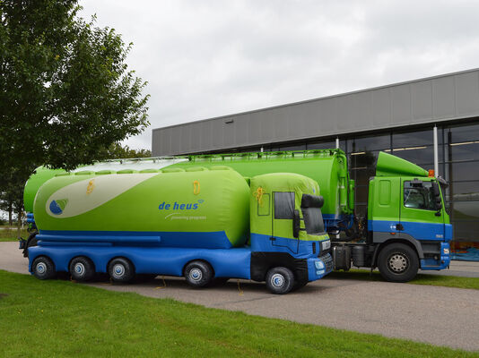 Oxford-PVC-Stoff, benutzerdefinierter Modus, aufblasbarer Dummy-Militärfrachtwagen