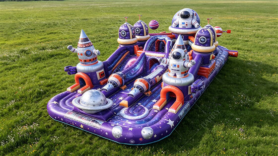 Ein aufblasbarer Spielplatz zum Thema Astronauten aus dem Weltraum. Anpassbares kommerzielles Sprungschloss mit Rutschen und Tunneln. Für Kinderpartys, Veranstaltungen und Mietgeschäfte.
