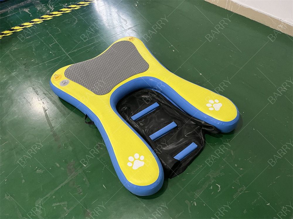 Hohe Stabilität Nicht rutschfähige Schritte Aufblasbare Portable schwimmende Hundeboot Rampe Poolleiter Aufblasbare Wasserhunde Welpen Planke