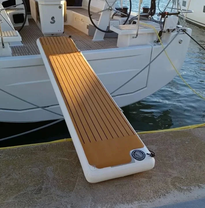 Outdoor DWF + EVA Material Aufblasbare Pontoon Gangway Jet Ski Schwimmblattformen Docks