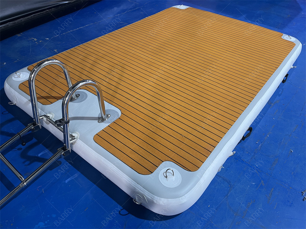 Edelstahltreppe 3x2x0.2m aufblasbare Jet-Ski-Dock-Pontoon zum Parken von Booten