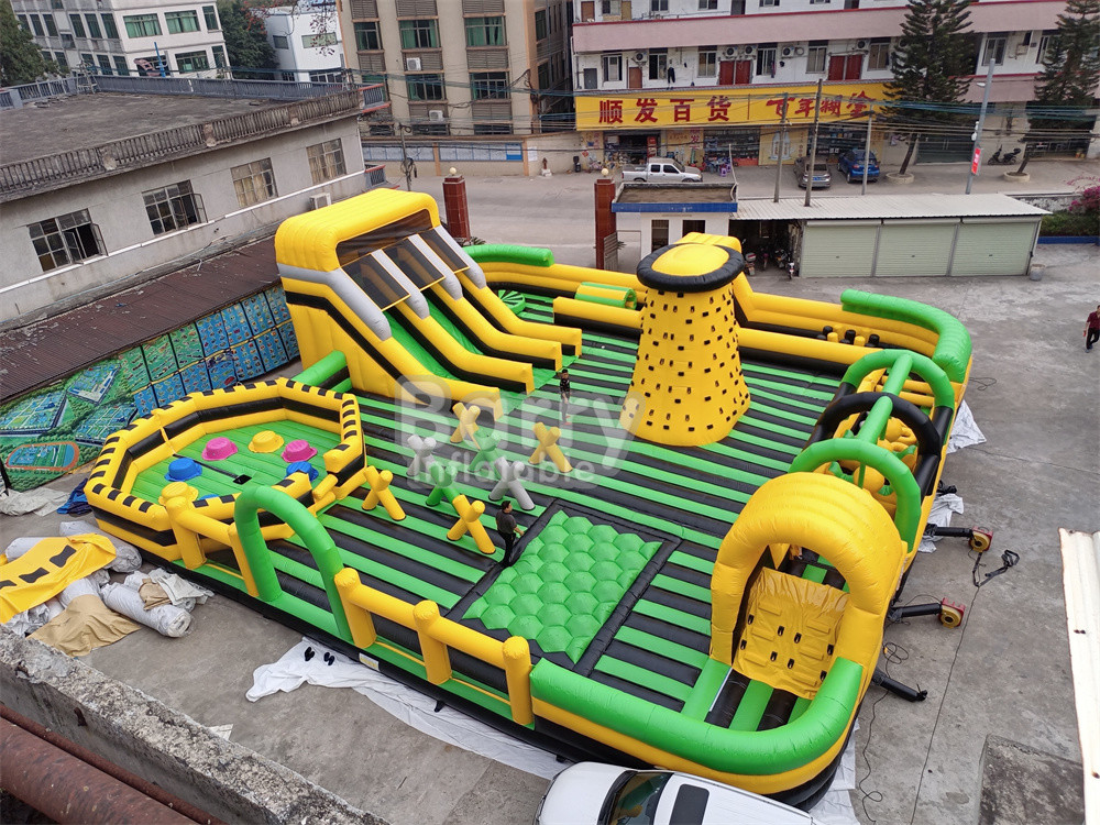 Riesiger Outdoor-Wasser Trocken aufblasbarer Freizeitpark National Indoor Big Bounce House mit Wipe Out Spiel Rutsche Klettern Wand