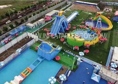 Unterhaltungs-im Freien aufblasbarer Wasser-Park mit riesigem Schwimmen-Dia
