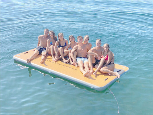 PVC-Tropfen-Stich fertigte aufblasbares Yacht-Dock-Wasser-sich hin- und herbewegende Plattform besonders an