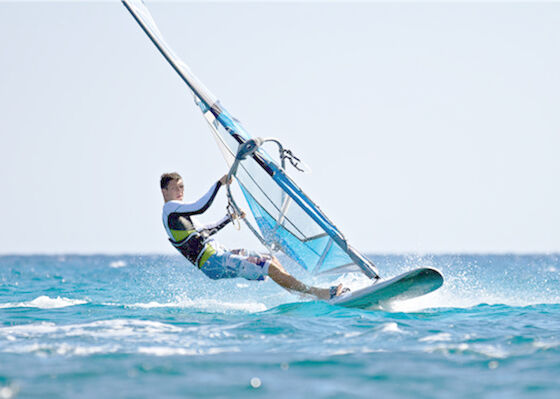 Wasser trägt aufblasbares PVC SCHLÜRFT Brett steht oben Radschaufel Windsurf zur Schau