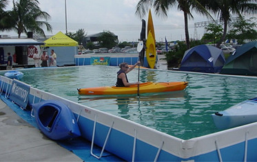 Kundenspezifische oben genannte Grundmetallrahmen-Schwimmbäder für Erwachsenen und Kinder